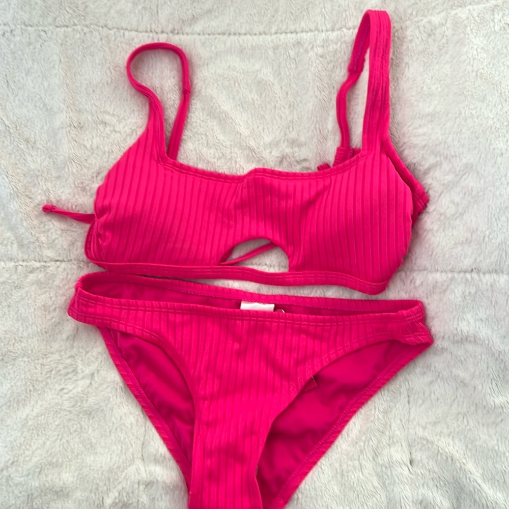 Xhilaration swimsuit ~ size small bottoms, size medium top